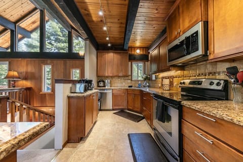 The chef in your group will find everything you need in the fully equipped kitchen.