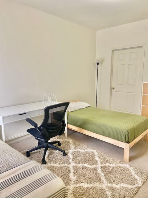 Desk, WiFi, bed sheets, wheelchair access