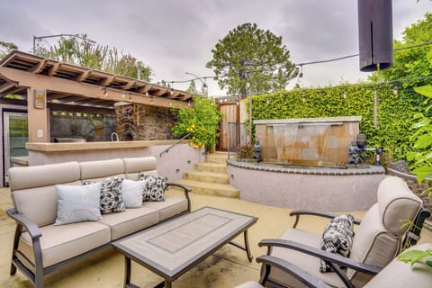 Tustin Vacation Rental | 2BR | 2BA | 1,000 Sq Ft | Exterior Steps to Enter