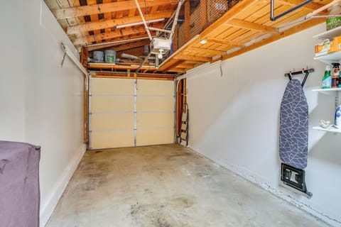 Parking | Narrow Garage (1 Vehicle) | Free Street Parking