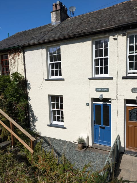 A pretty cottage facade