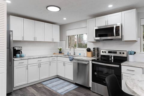 Fully Furnished Kitchen