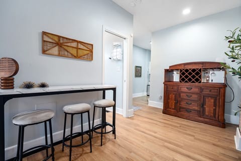 Breakfast Bar in Hallway
