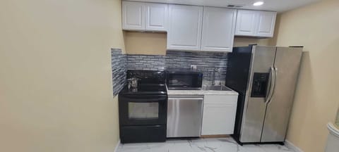 Fridge, oven, stovetop