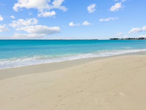 Beach nearby, sun loungers, beach towels