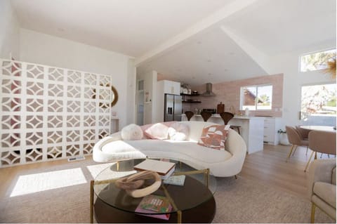 066e66ab-0cc8-4dca-9b14-eeaef1b63ea8