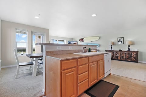 611 Vacation by the Sea