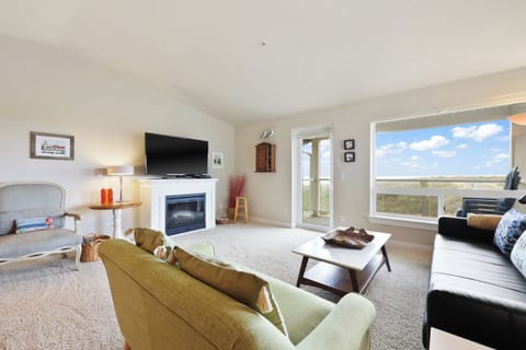 936 Vacation by the Sea