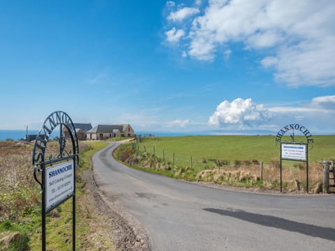 Surrounding area | Eryb Cottage - Shannochie Cottages, Shannochie