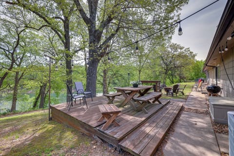 Shell Knob Vacation Rental | 2BR | 1BA | 800 Sq Ft | 1 Step Required