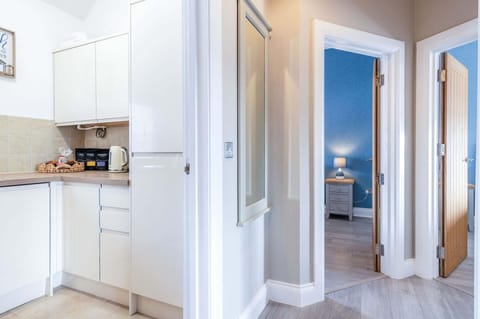 Harbour Heights - 2 Bed Apartment - Milford Haven (21885)