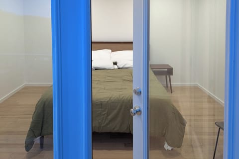 Bonus Room | Queen Bed