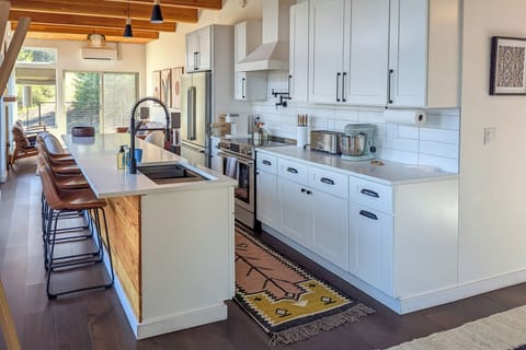 Kitchen | Cooking Basics Supplied | 1st Floor