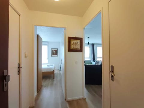 Lamartine : Charmant Appart 4 Pers. Avec Parking, Proche Stade de France Apartment in Saint-Denis, France