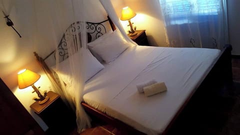 3 bedrooms, in-room safe, iron/ironing board, free WiFi