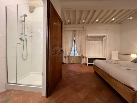 Double bedroom and bathroom