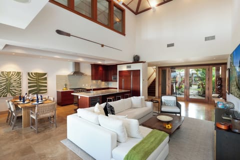 Spacious open concept living and dining room