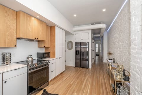 Fully Stocked Kitchen!