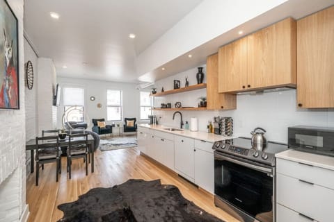 Fully Stocked Kitchen!