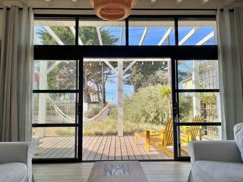 ef843e69-8387-4dc2-a198-c9dffd67eec1