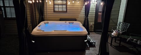 Indoor spa tub