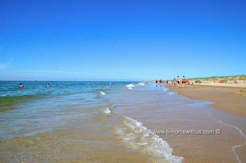 Beach nearby, sun loungers