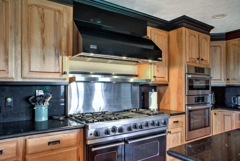 Gas Range with 2 ovens