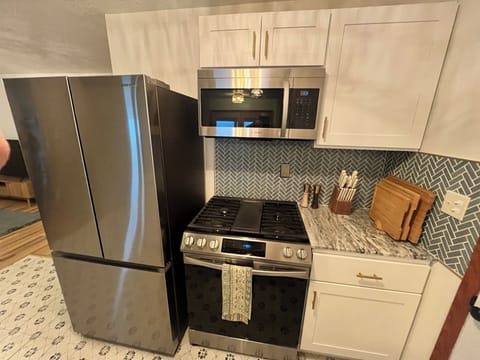 Microwave, oven, stovetop, dishwasher