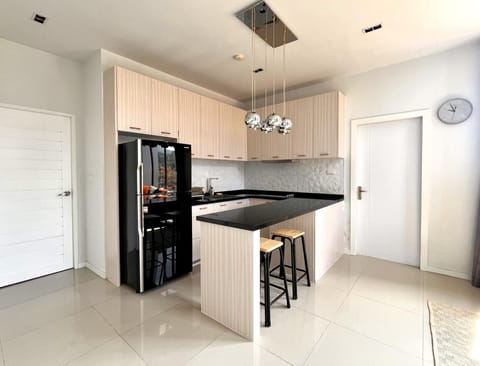 Panoramic mountain view penthouse at Icon Park (13864)