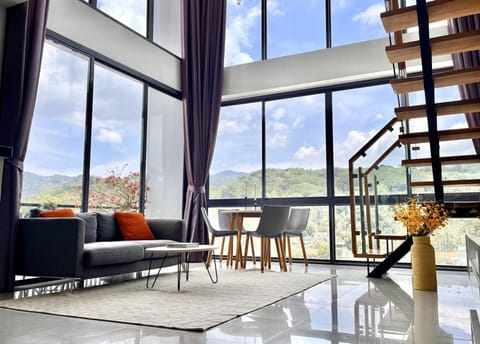 Panoramic mountain view penthouse at Icon Park (13863)