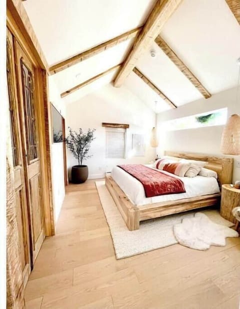 4 bedrooms, WiFi, bed sheets