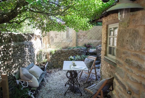 0fc9f06a-f2f9-4888-a7f5-06c03e671621