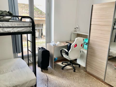 1 bedroom, desk, iron/ironing board, free WiFi