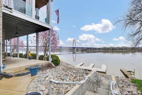 Outside area overlooking East End bridge