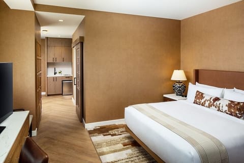 Unit with 1 King bed