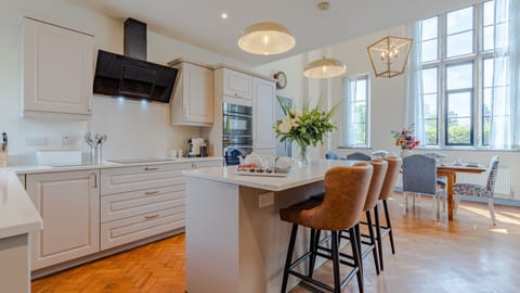 Kitchen/Dining Room, Old Laundry, Bolthole Retreats