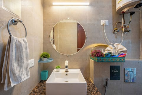 Combined shower/tub, hair dryer, towels, soap