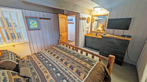 Pinecone 3 - Downstairs Bedroom 1