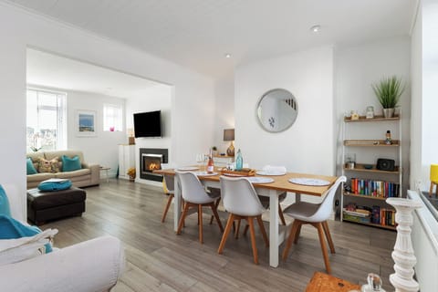 Lovely Cottage Near the Beach