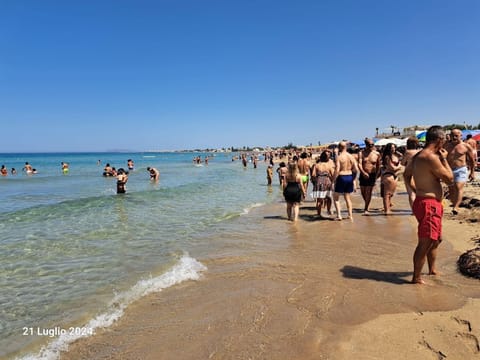 Beach nearby, sun loungers, beach towels