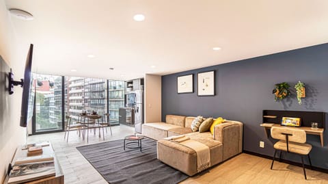 El mobiliario, la decoración y los servicios pueden variar ligeramente.