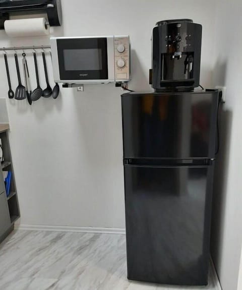 Microwave, dishwasher, coffee/tea maker