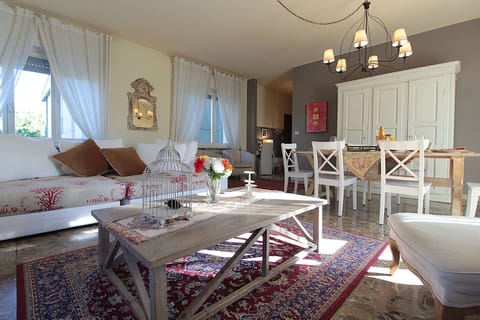 Autumn, Living Room, Spring, Summer