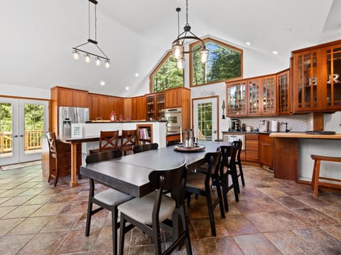 Landen Lodge Great Room Dining