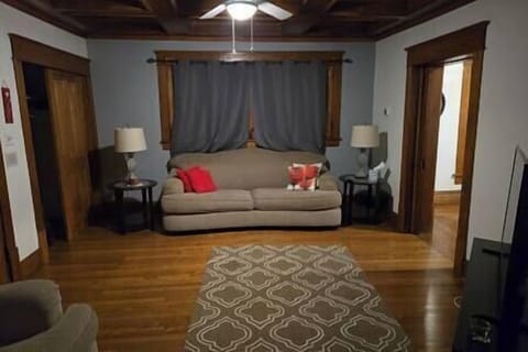 Unit 1 Living Room (2)