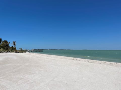 Beach nearby, sun loungers, beach towels