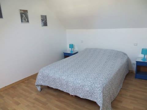 2 bedrooms, iron/ironing board, travel crib, free WiFi