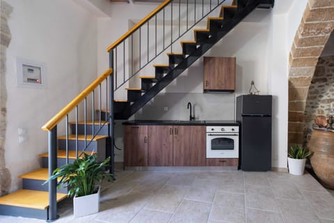 Modern and fully equipped kitchen