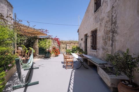 Fully furnished outdoor spaces