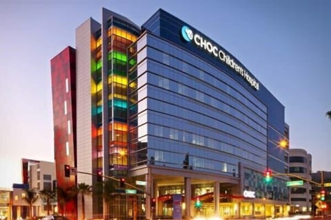 3 minutes away from the Choc Hospital